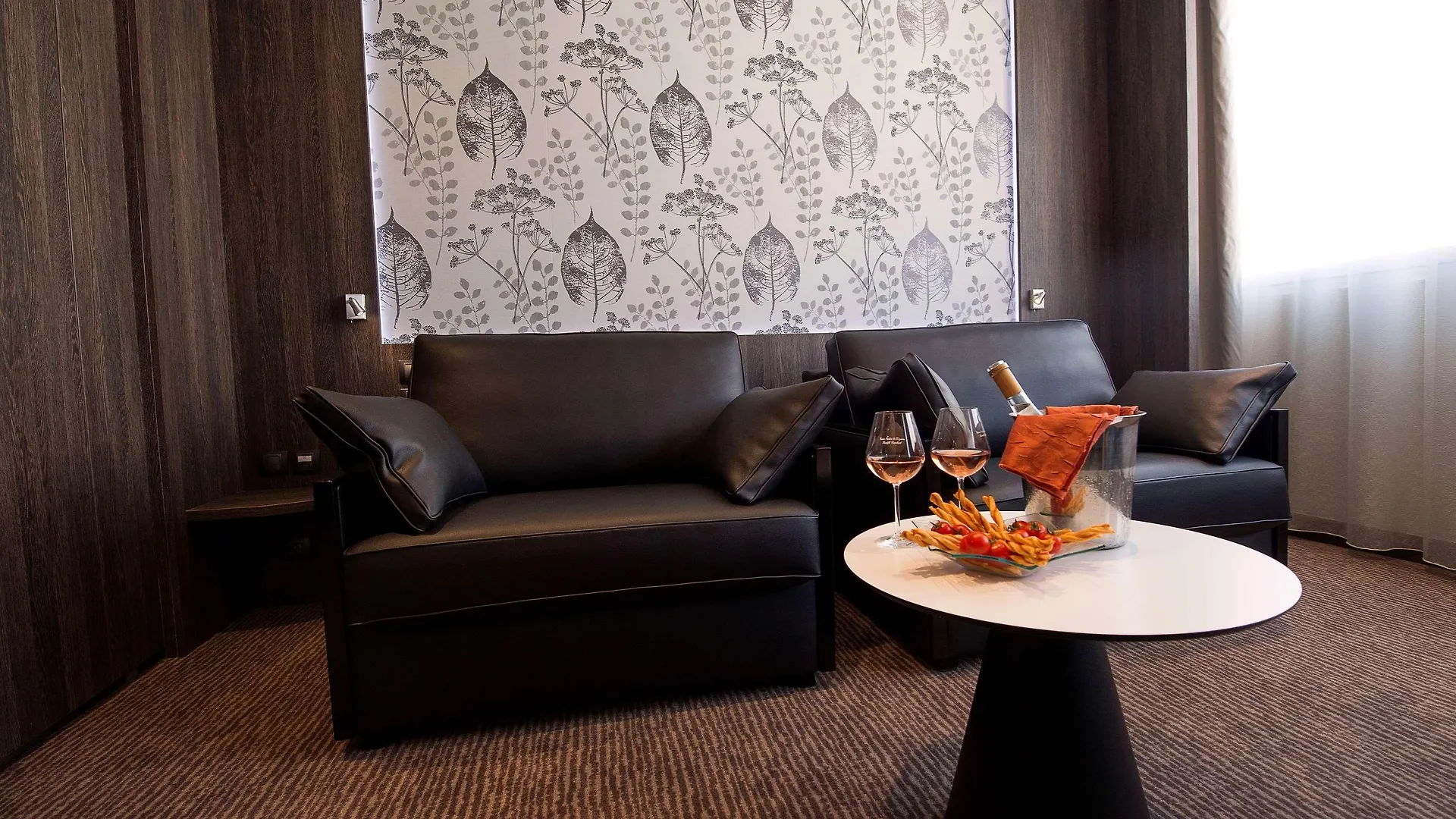 Best Western Premier Le Patio Des Artistes Wellness Jacuzzi Cannes Fransa