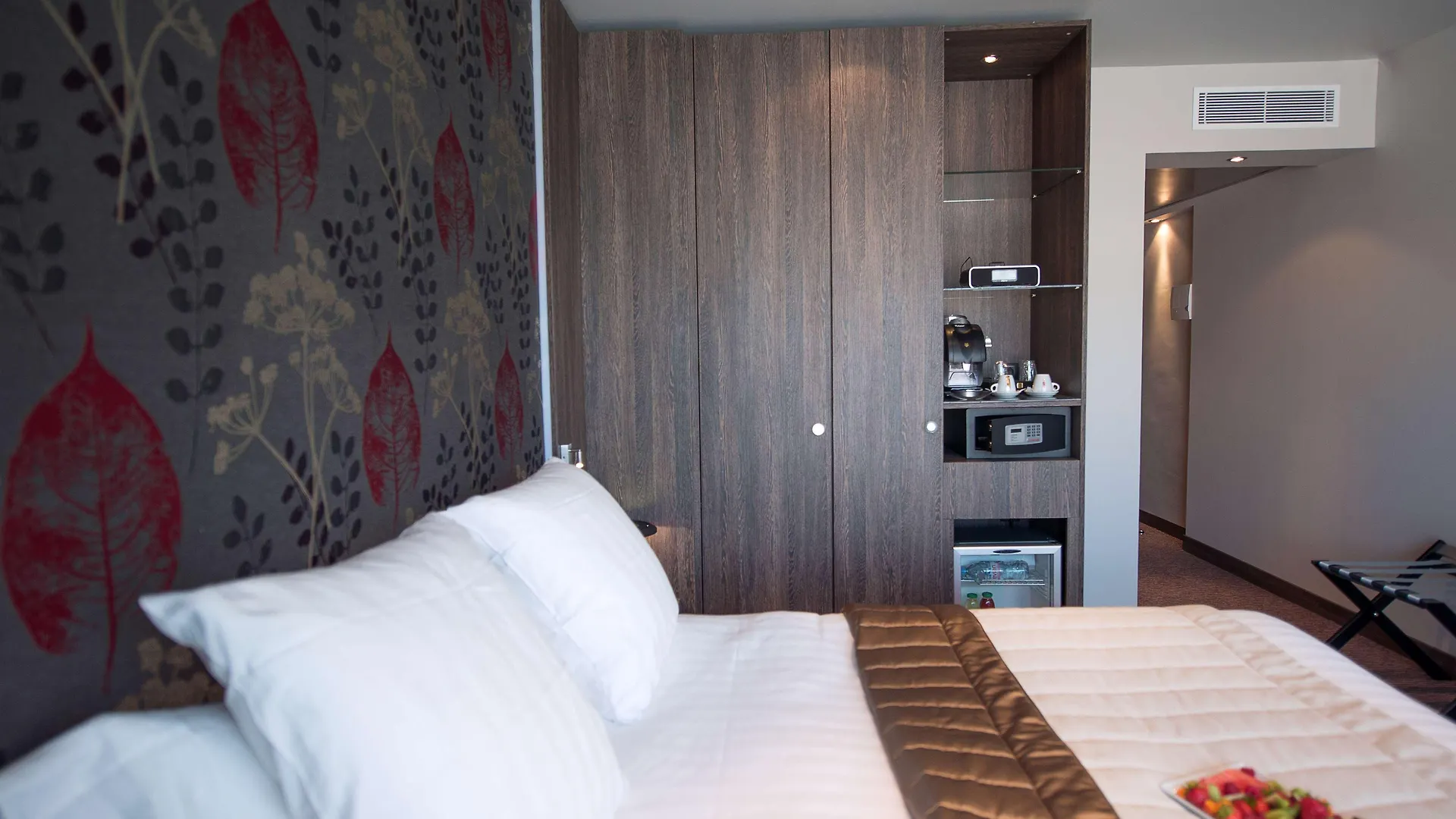 Best Western Premier Le Patio Des Artistes Wellness Jacuzzi Cannes Hotel