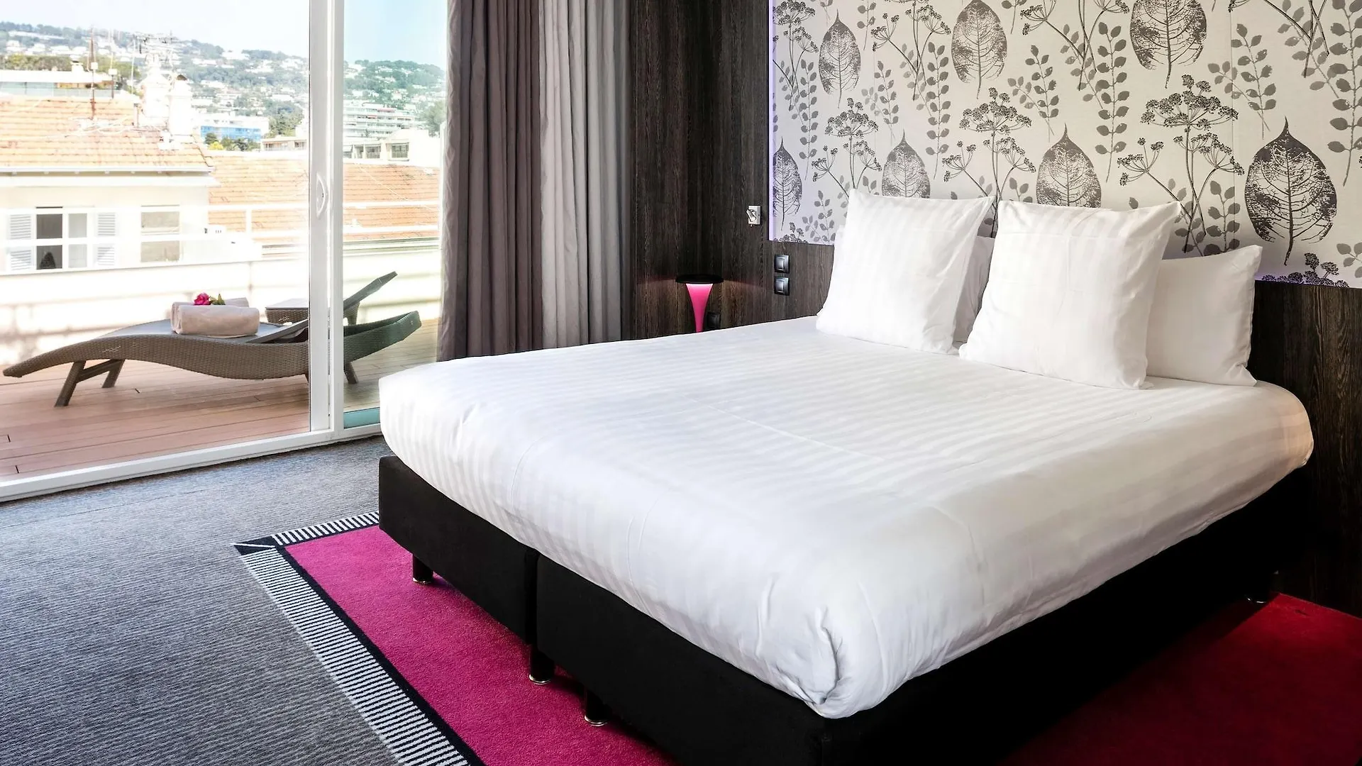Best Western Premier Le Patio Des Artistes Wellness Jacuzzi Cannes 4*,  France