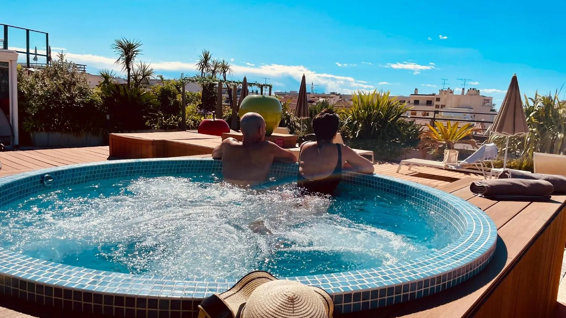 Best Western Premier Le Patio Des Artistes Wellness Jacuzzi Cannes 4*,