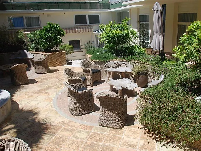 Best Western Premier Le Patio Des Artistes Wellness Jacuzzi Cannes 4*,
